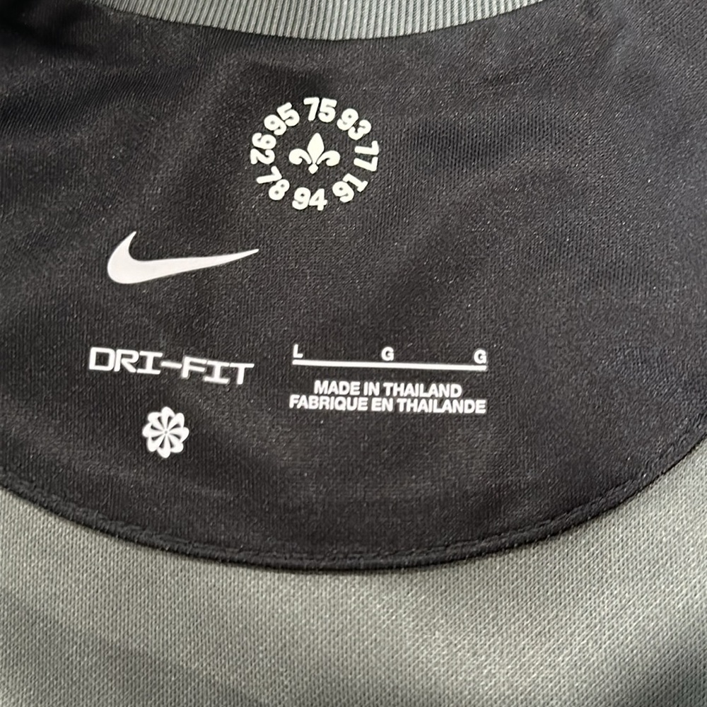 Nike Women’s Jersey Size  L - Picture 12 of 15